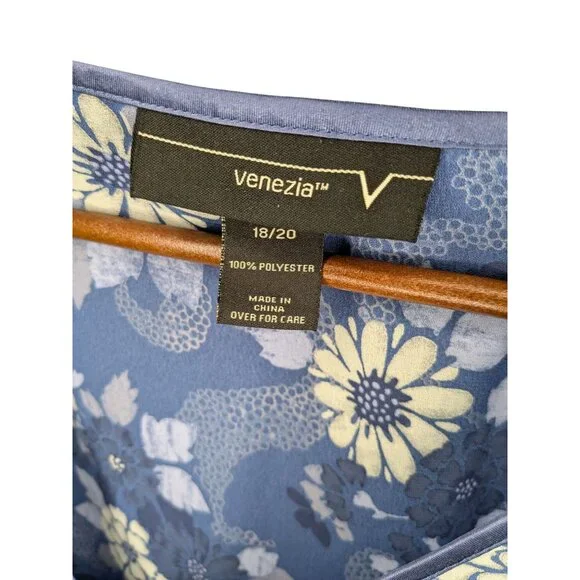 Venezia Women's Floral Blue Bell Sleeve Blouse Top 18/20 XL plus size Blue V-nec - Picture 4 of 5
